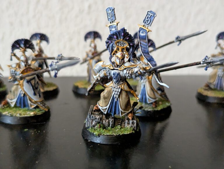 Vanari Auralan Warden Captain